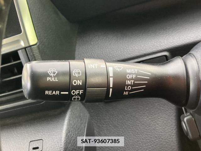 Toyota SIENTA 2019-02 7913393-17