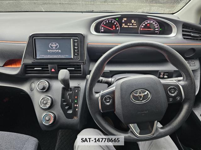 Toyota SIENTA 2017-09 7915330-4