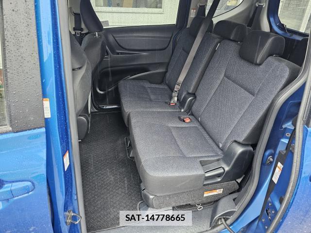 Toyota SIENTA 2017-09 7915330-7