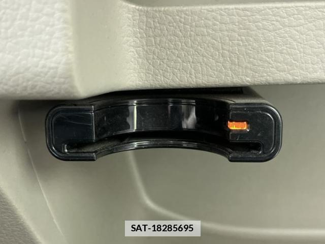 Suzuki SPACIA 2014-05 7913084-16