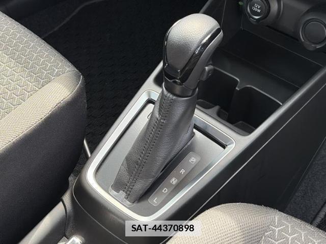 Suzuki SWIFT 2019-06 7913704-15