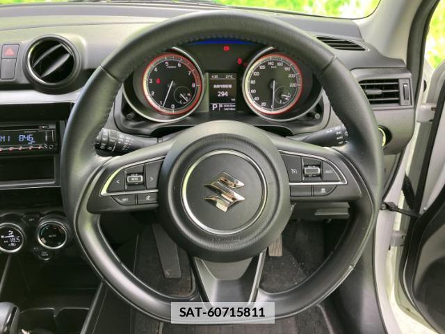 Suzuki SWIFT 2018-03 7916989-10