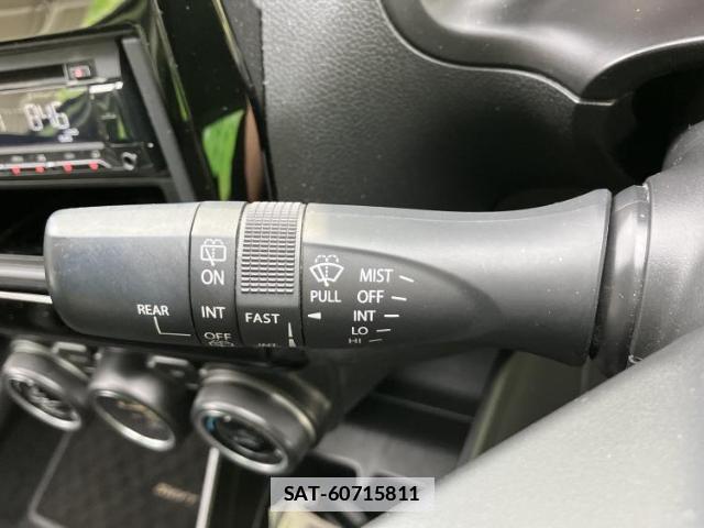 Suzuki SWIFT 2018-03 7916989-12