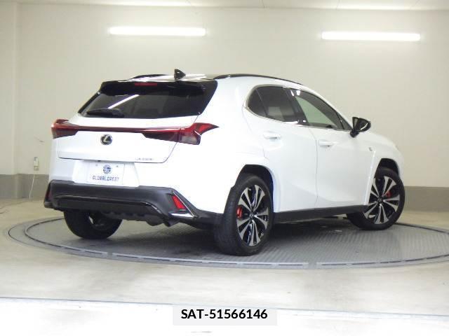 Lexus UX 2023-08 7915490-1