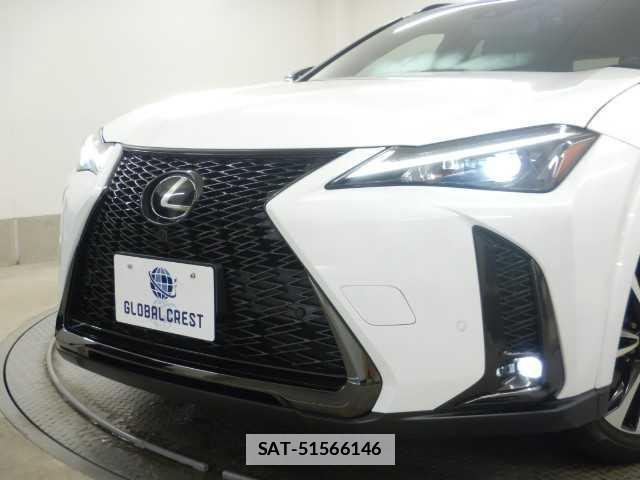 Lexus UX 2023-08 7915490-14