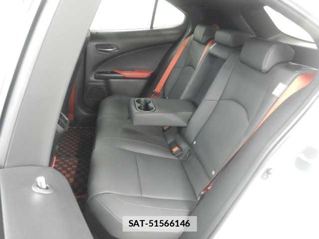 Lexus UX 2023-08 7915490-17
