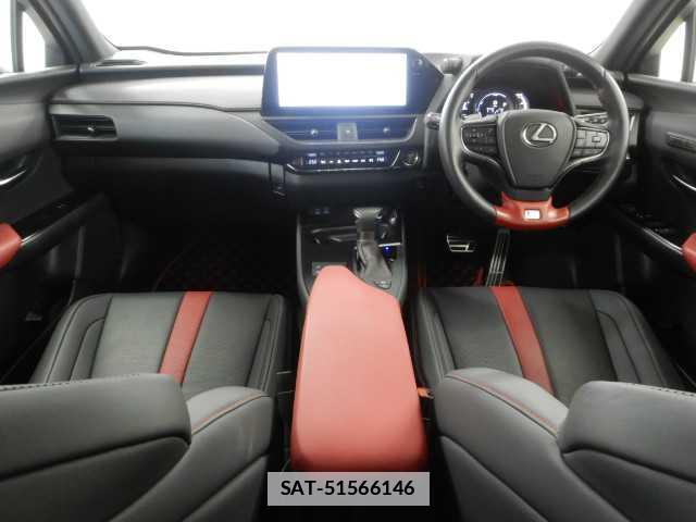 Lexus UX 2023-08 7915490-2