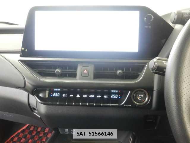Lexus UX 2023-08 7915490-6