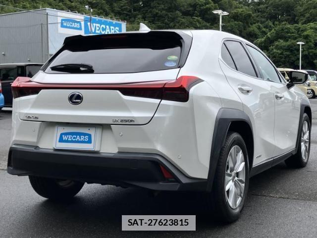 Lexus UX 2019-09 7916736-2