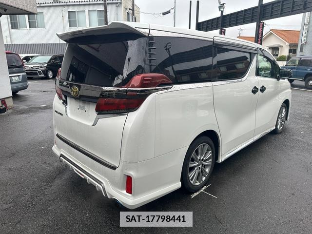Toyota VELLFIRE 2020-11 7916441-19