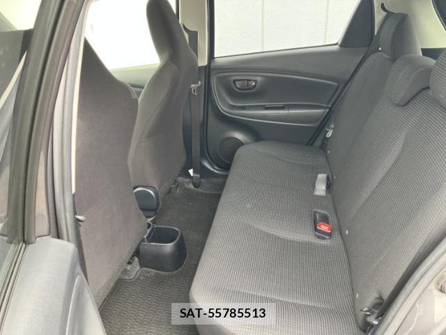 Toyota VITZ 2017-08 7916304-6