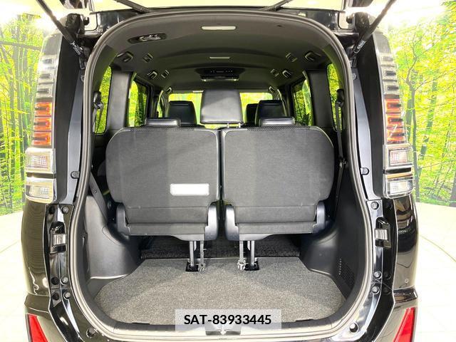 Toyota VOXY 2021-08 7912758-11