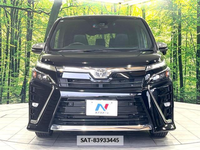 Toyota VOXY 2021-08 7912758-15