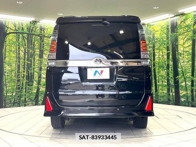 Toyota VOXY 2021-08 7912758-16