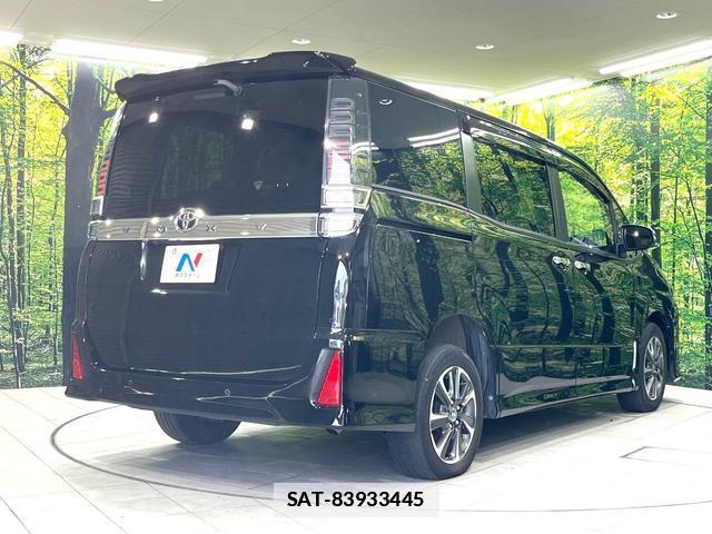 Toyota VOXY 2021-08 7912758-18