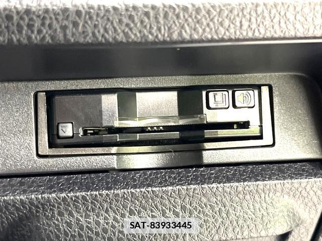 Toyota VOXY 2021-08 7912758-6