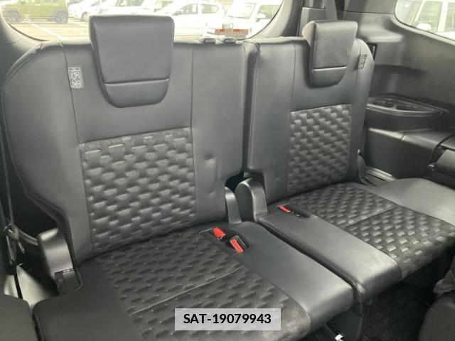 Toyota VOXY 2023-05 7913004-5