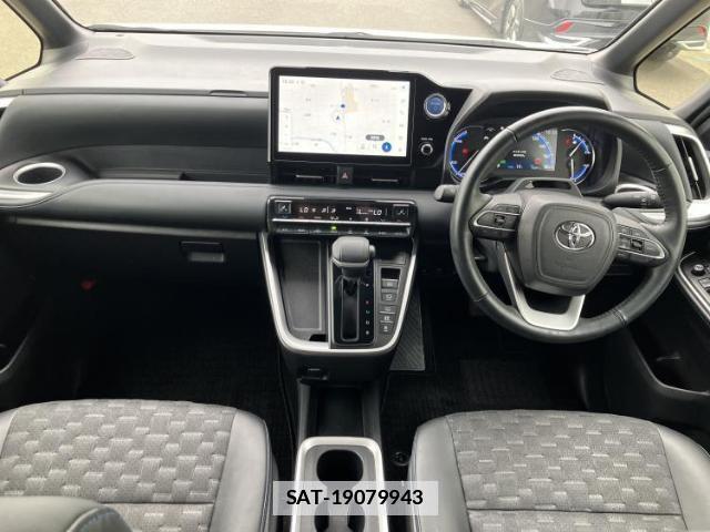 Toyota VOXY 2023-05 7913004-8