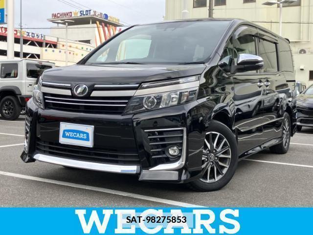 Toyota VOXY 2017-04 7913082-0