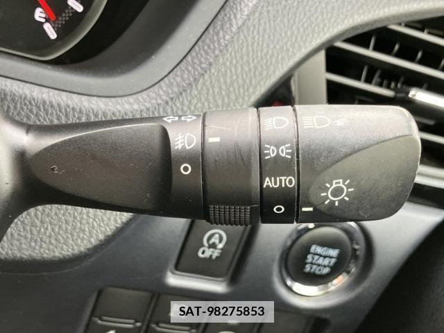 Toyota VOXY 2017-04 7913082-14