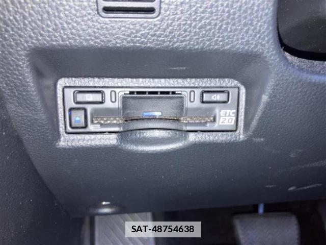 Toyota VOXY 2024-08 7913395-16