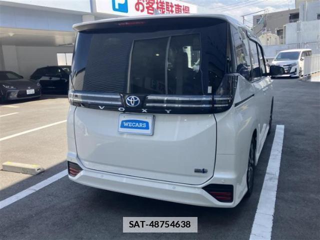 Toyota VOXY 2024-08 7913395-2