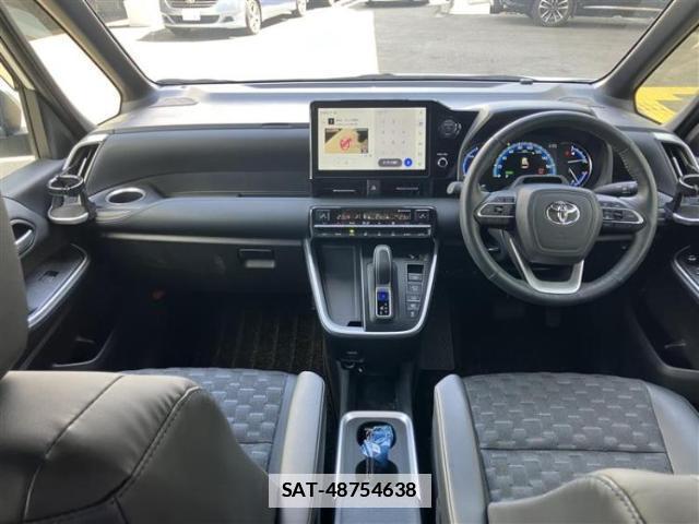 Toyota VOXY 2024-08 7913395-3
