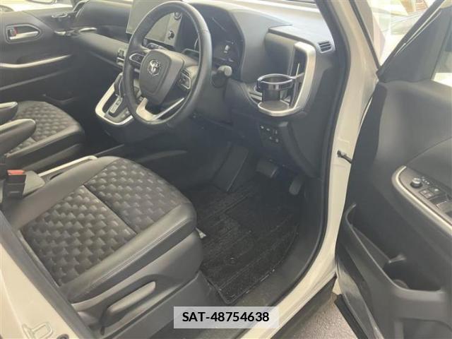 Toyota VOXY 2024-08 7913395-4