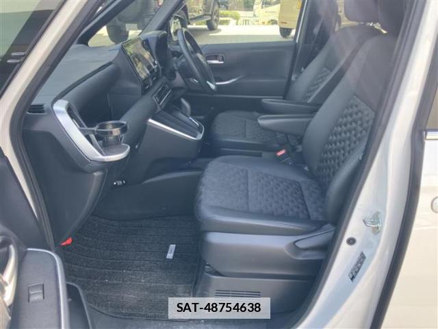 Toyota VOXY 2024-08 7913395-5