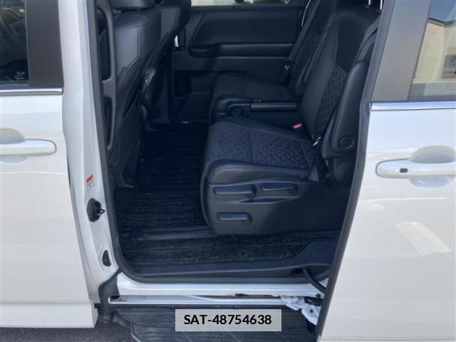 Toyota VOXY 2024-08 7913395-6