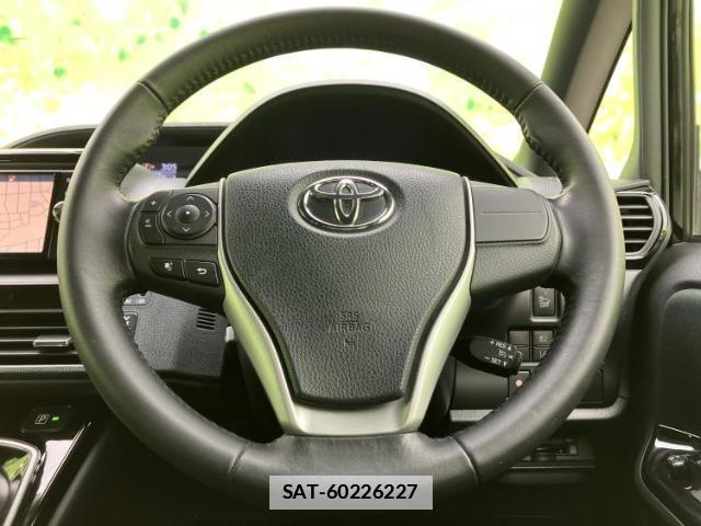 Toyota VOXY 2017-07 7913815-14