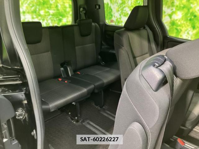 Toyota VOXY 2017-07 7913815-5