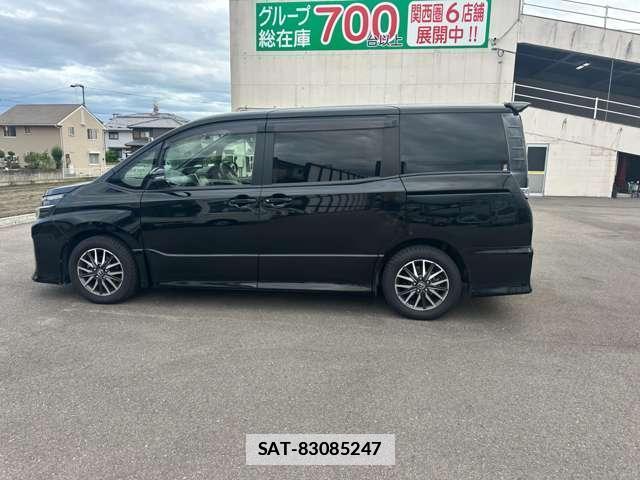 Toyota VOXY 2015-03 7913879-12