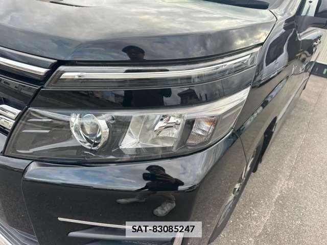 Toyota VOXY 2015-03 7913879-13