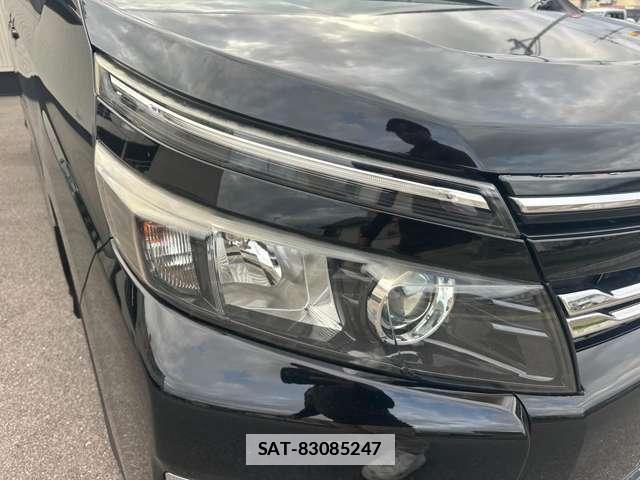 Toyota VOXY 2015-03 7913879-15