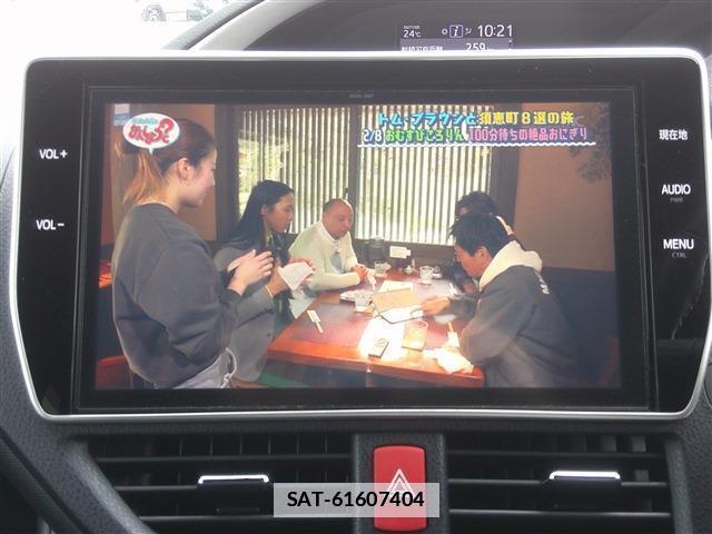 Toyota VOXY 2017-12 7914183-12