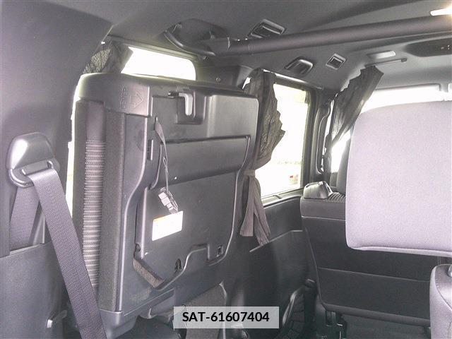 Toyota VOXY 2017-12 7914183-15