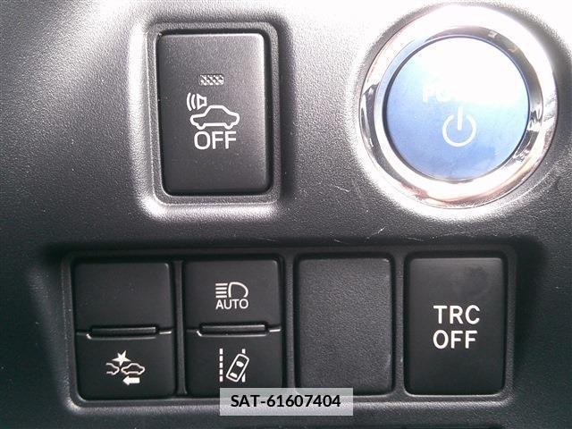 Toyota VOXY 2017-12 7914183-16