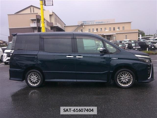 Toyota VOXY 2017-12 7914183-4