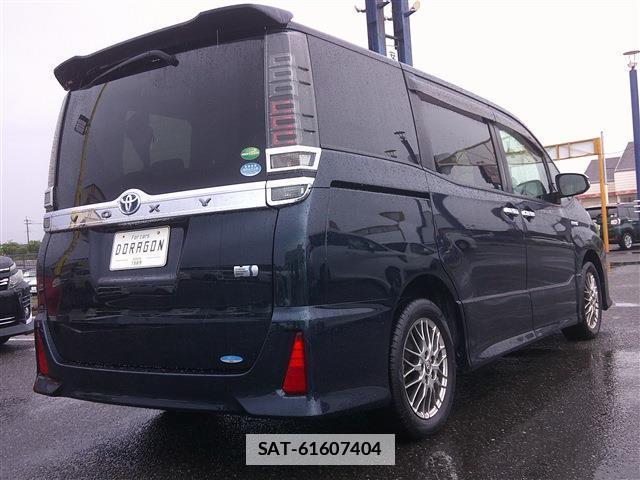 Toyota VOXY 2017-12 7914183-5