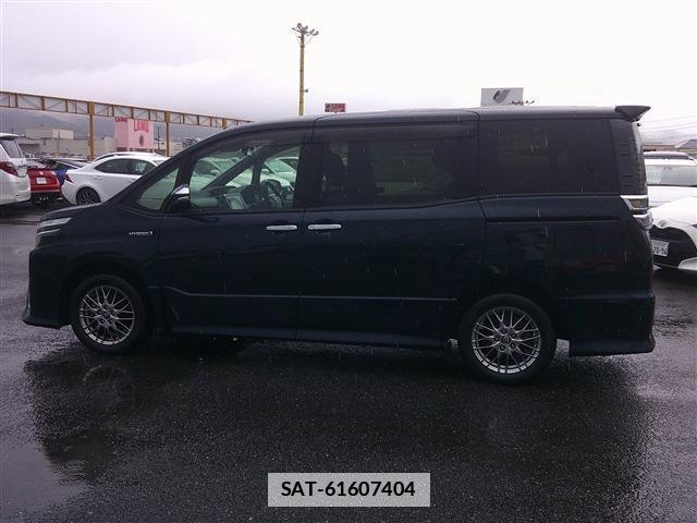 Toyota VOXY 2017-12 7914183-8