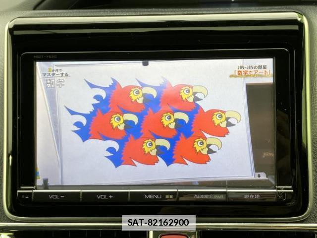 Toyota VOXY 2014-06 7915124-12