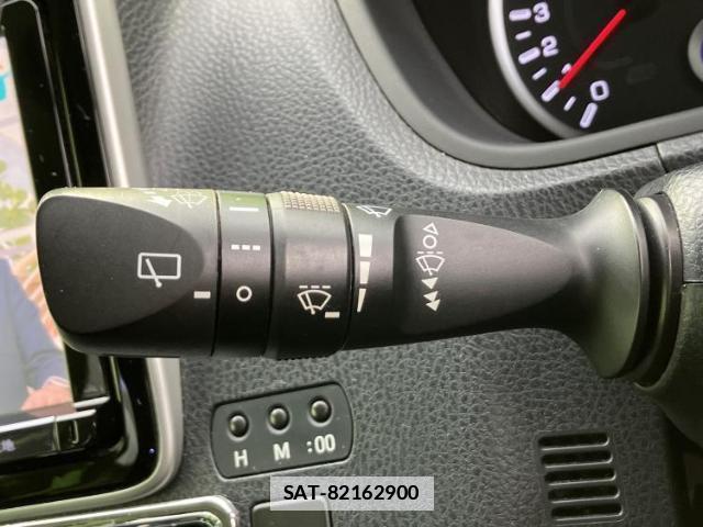Toyota VOXY 2014-06 7915124-16