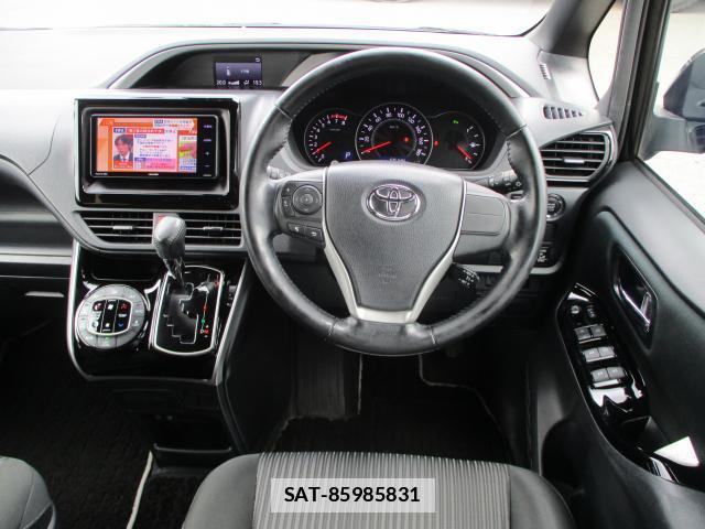 Toyota VOXY 2019-06 7915158-1