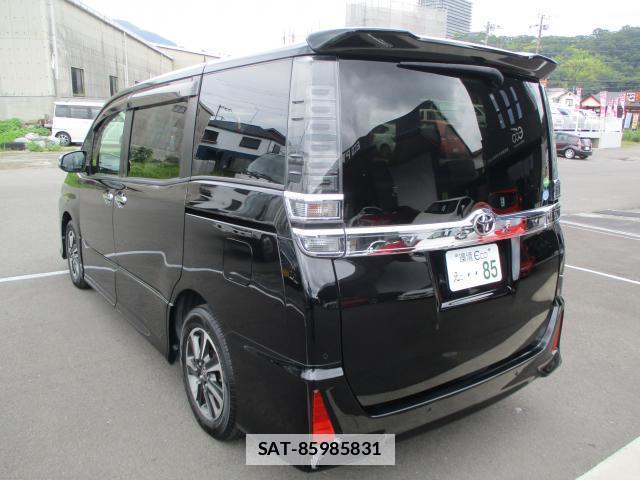 Toyota VOXY 2019-06 7915158-10