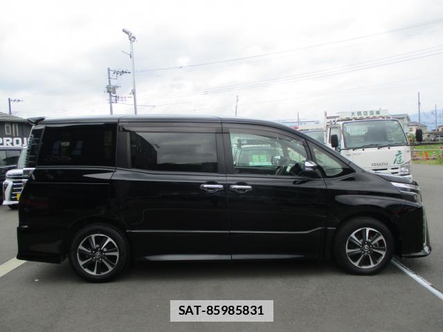 Toyota VOXY 2019-06 7915158-12
