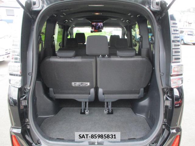 Toyota VOXY 2019-06 7915158-17
