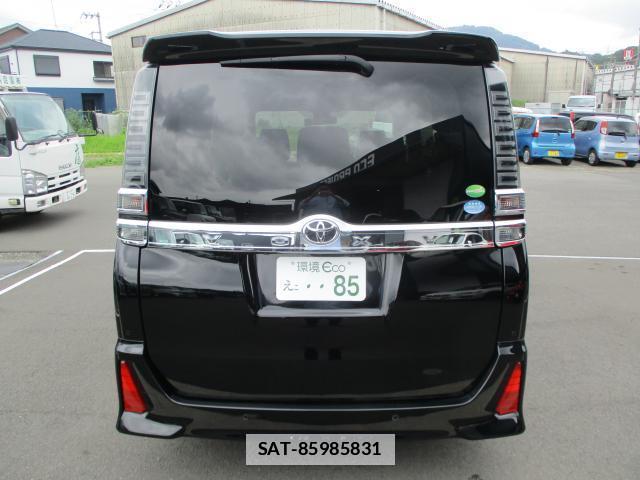 Toyota VOXY 2019-06 7915158-9