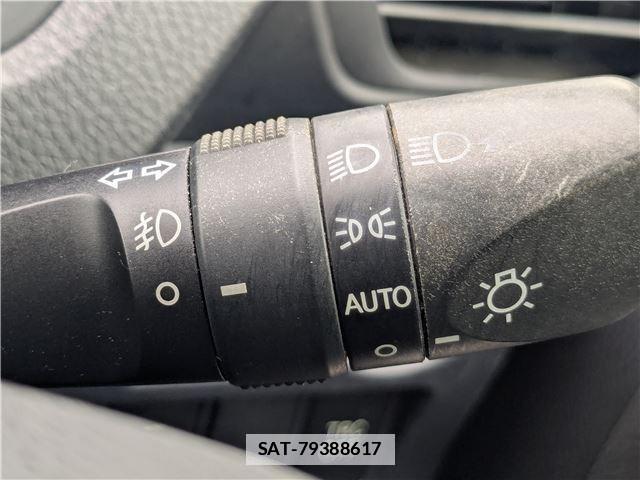 Toyota VOXY 2014-08 7915314-13