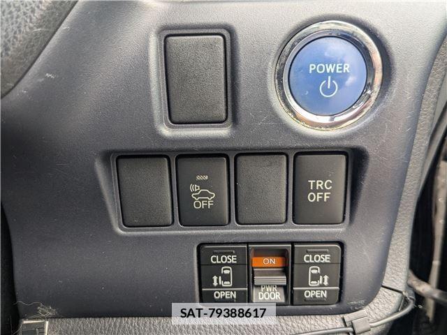 Toyota VOXY 2014-08 7915314-17